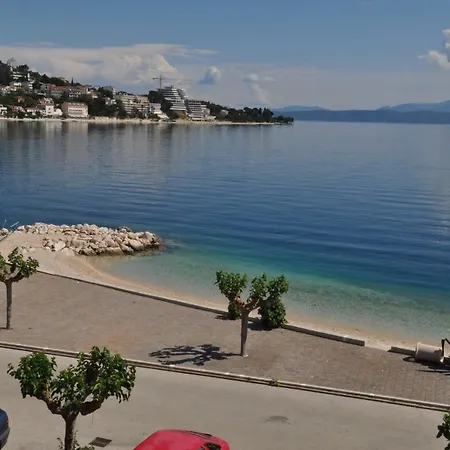 Nede 3 * Podgora