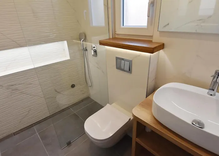 Nede 3 * Podgora (Split-Dalmatia)
