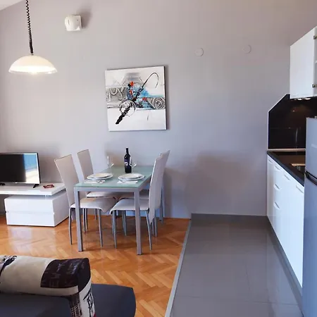 Nede 3 Apartment
