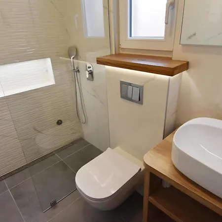 Nede 3 * Podgora (Split-Dalmatia)