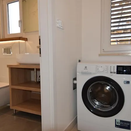 Nede 3 * Podgora (Split-Dalmatia)