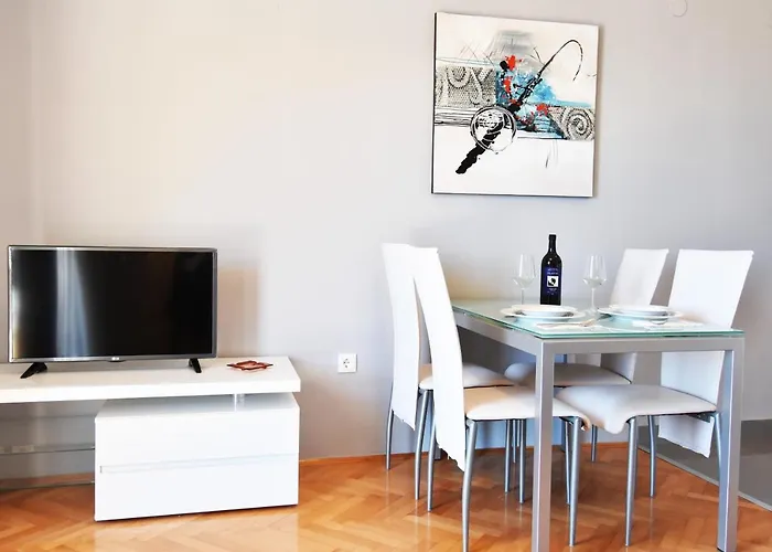 Nede 3 * Podgora (Split-Dalmatia)