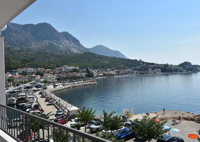 Appartement Nede 3 *